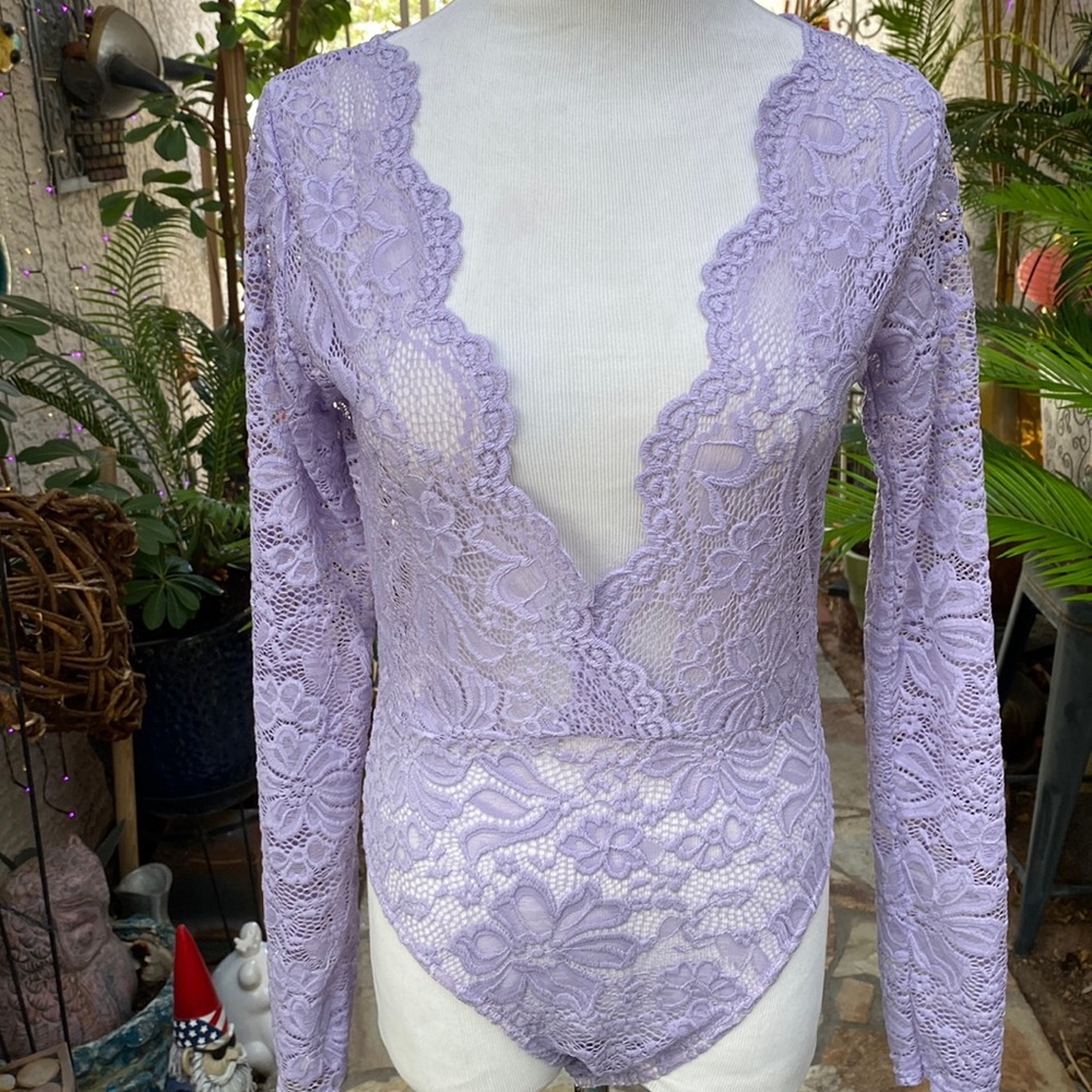 💜💜LILAC LACE NASTY GAL BODYSUIT💜💜
